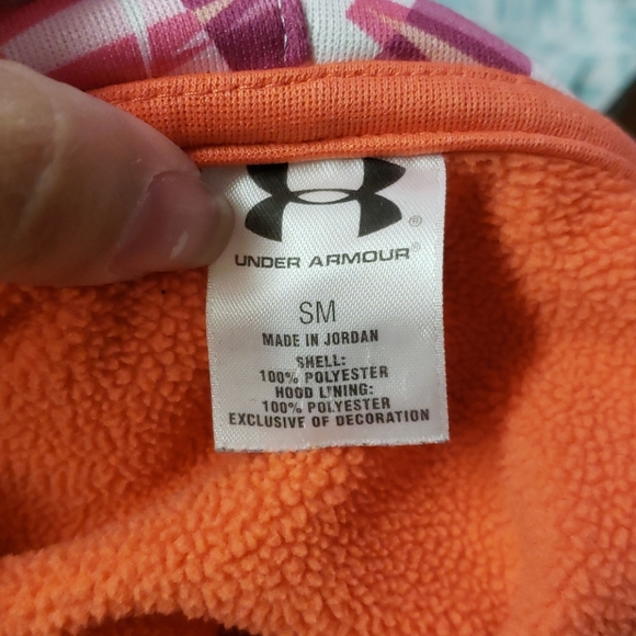 Under armour hoodie, size small - Picture 6 of 6